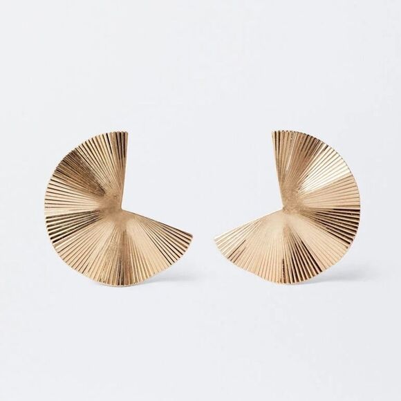 Geo shaped earrings in gold #425 - Picture 1 of 6